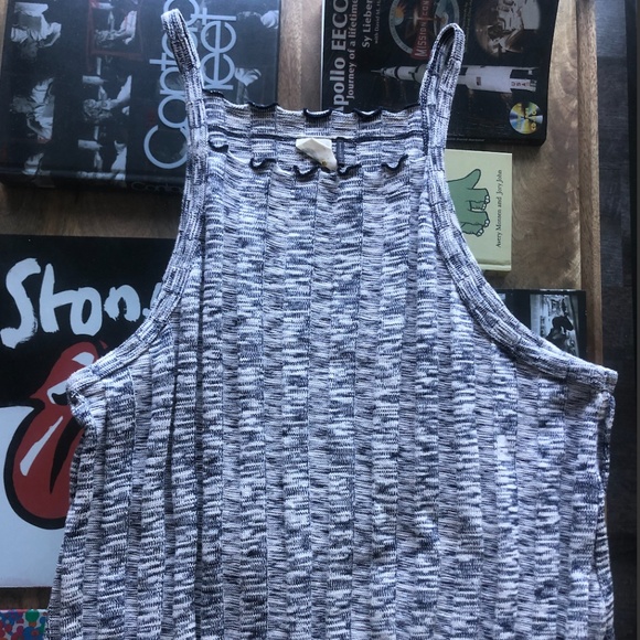 AKEMI+KIN Summer Sweater Tank - Picture 4 of 8